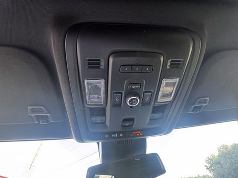 Used 2024 Chevrolet Suburban Z71 w/ Luxury Package image 22