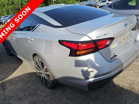 Used 2021 Nissan Altima 2.5 SR FWD image 3