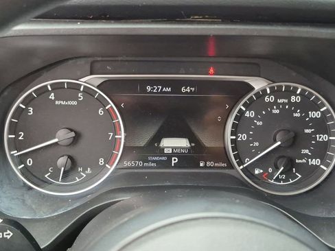Used 2024 Nissan Rogue SV FWD image 3