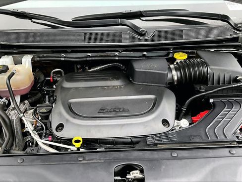 Used 2023 Chrysler Pacifica Touring-L FWD image 30