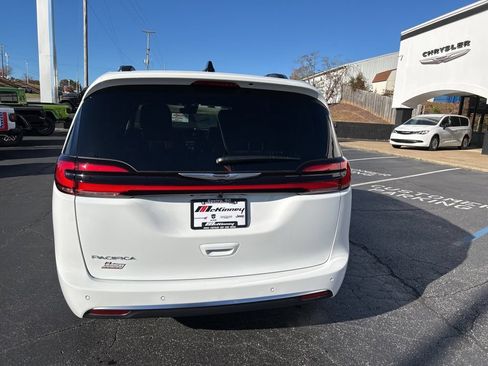 New 2026 Chrysler Pacifica Pinnacle FWD image 10
