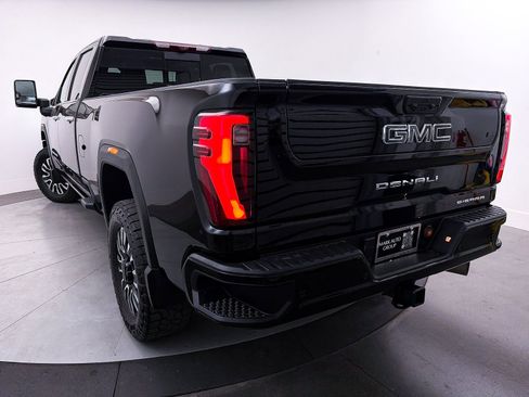 Used 2024 GMC Sierra 2500 Denali Ultimate AWD/4WD image 4
