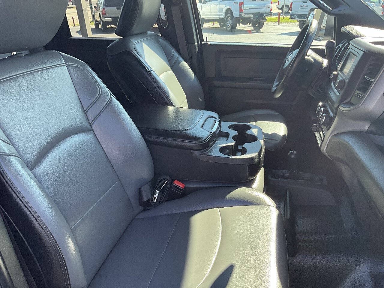 Used 2021 RAM 3500 Tradesman w/ Chrome Appearance Group AWD/4WD image 15