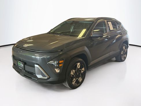 Used 2024 Hyundai Kona SEL AWD/4WD image 3