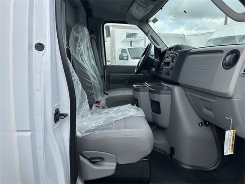 New 2024 Ford E-450 and Econoline 450 Super Duty w/ Power Windows & Locks Group image 29
