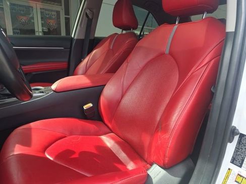 Used 2021 Toyota Camry XSE image 10