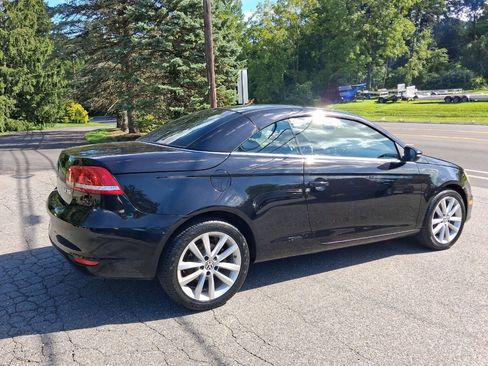 Used 2015 Volkswagen Eos Komfort FWD image 10