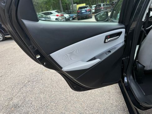 Used 2019 Toyota Yaris LE FWD image 15
