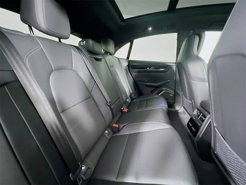 New 2025 Porsche Macan 4 Electric image 29