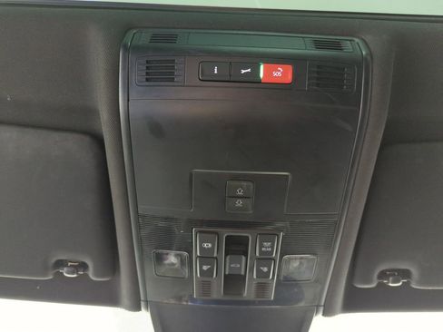 Used 2022 Volkswagen Tiguan SE R-Line image 29