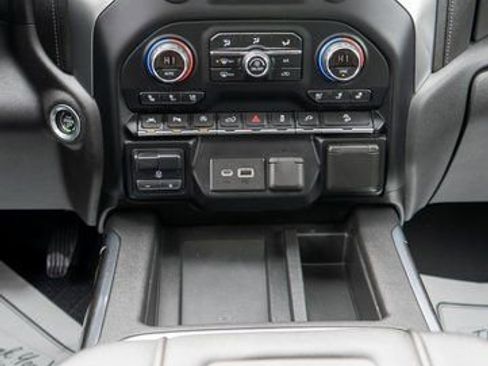 Used 2019 Chevrolet Silverado 1500 LTZ w/ LTZ Premium Package AWD/4WD image 16