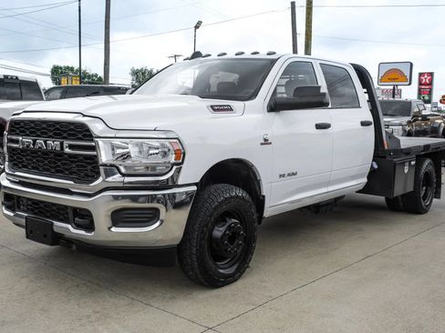 Used 2022 RAM 3500 Tradesman w/ Chrome Appearance Group AWD/4WD image 11