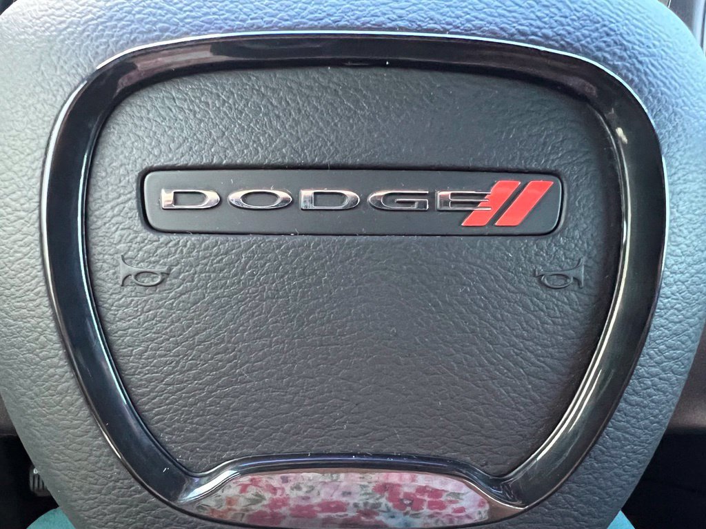 Used 2020 Dodge Charger SXT w/ Blacktop Package RWD image 17