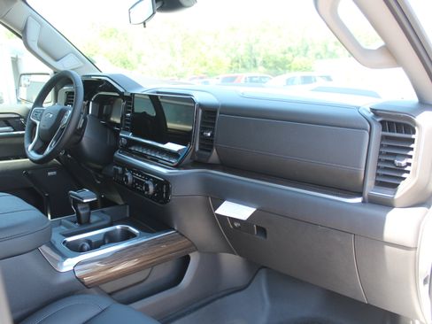 New 2026 Chevrolet Silverado 1500 LT Trail Boss w/ Convenience Package II AWD/4WD image 15