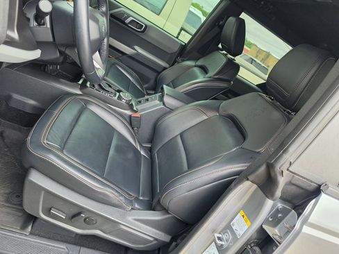 Used 2023 Ford Bronco Badlands AWD/4WD image 6
