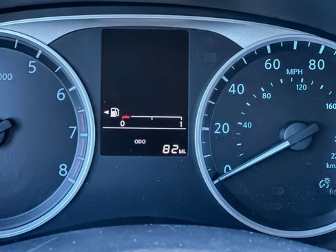 Used 2025 Nissan Kicks Play S image 31