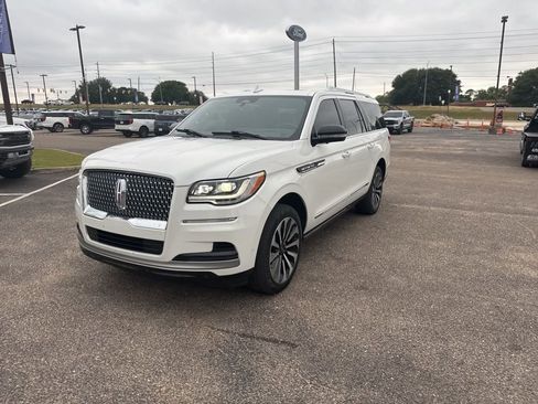 Used 2024 Lincoln Navigator L Reserve AWD/4WD image 5
