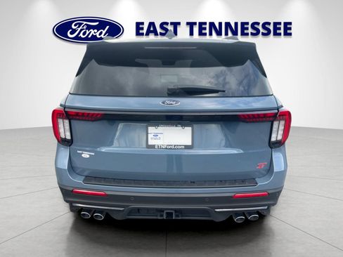 Used 2025 Ford Explorer ST RWD image 4