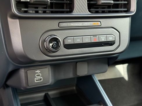 New 2025 Ford Maverick XL image 9