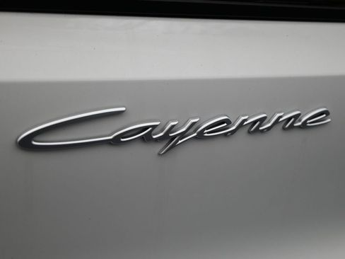 Used 2025 Porsche Cayenne Base image 7