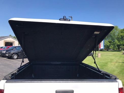 Used 2010 Chevrolet Colorado LT w/ Power Convenience Package AWD/4WD image 21