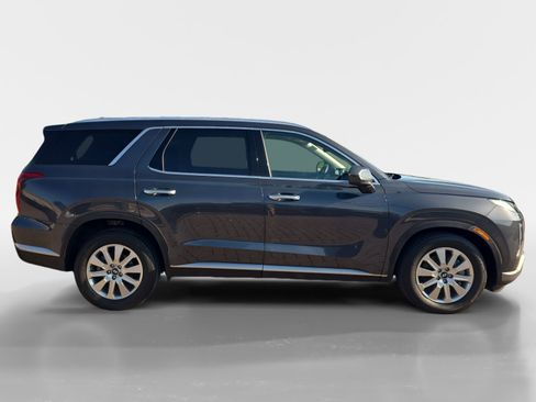 Used 2025 Hyundai Palisade SEL FWD image 2