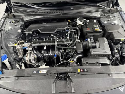 Used 2025 Hyundai Elantra SEL FWD image 27