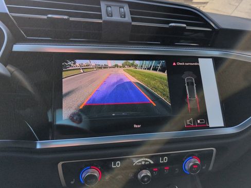 New 2025 Audi Q3 2.0T Premium image 5