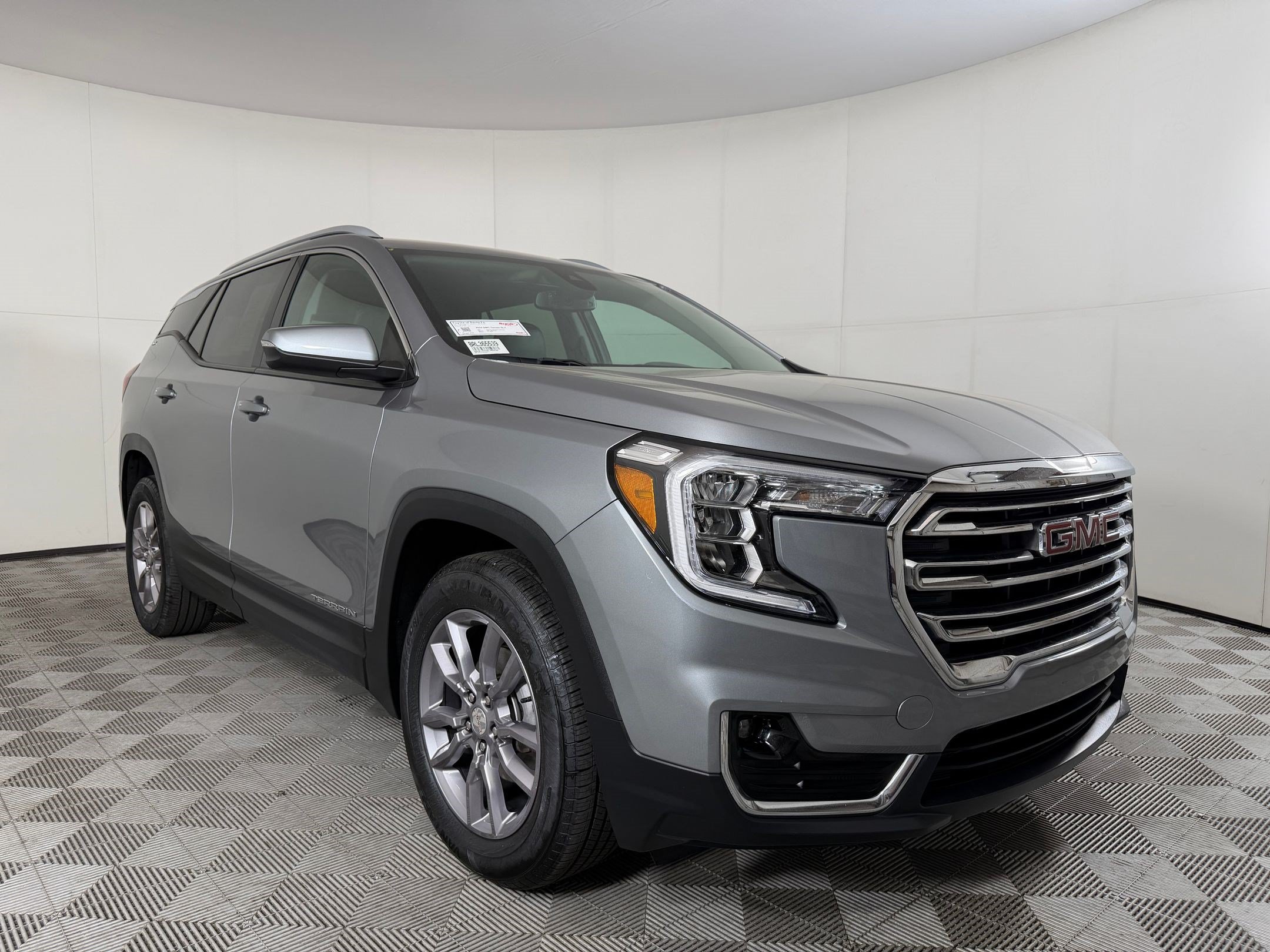 Used 2024 GMC Terrain SLT AWD/4WD image 37