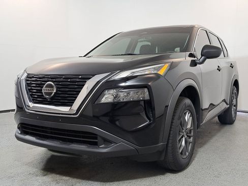 Used 2021 Nissan Rogue S image 3