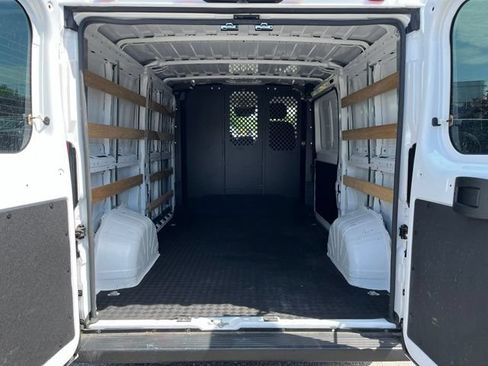 Used 2025 RAM ProMaster 2500 w/ U-Haul Equipment Group FWD image 35