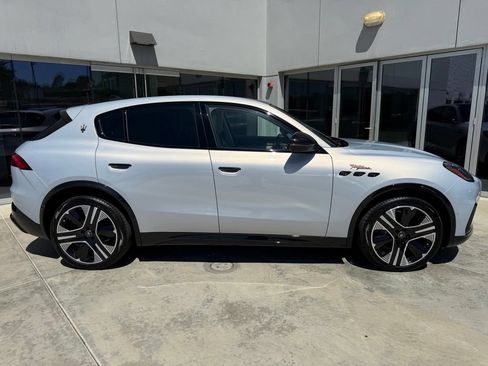 Certified 2025 Maserati Grecale Folgore AWD/4WD image 2