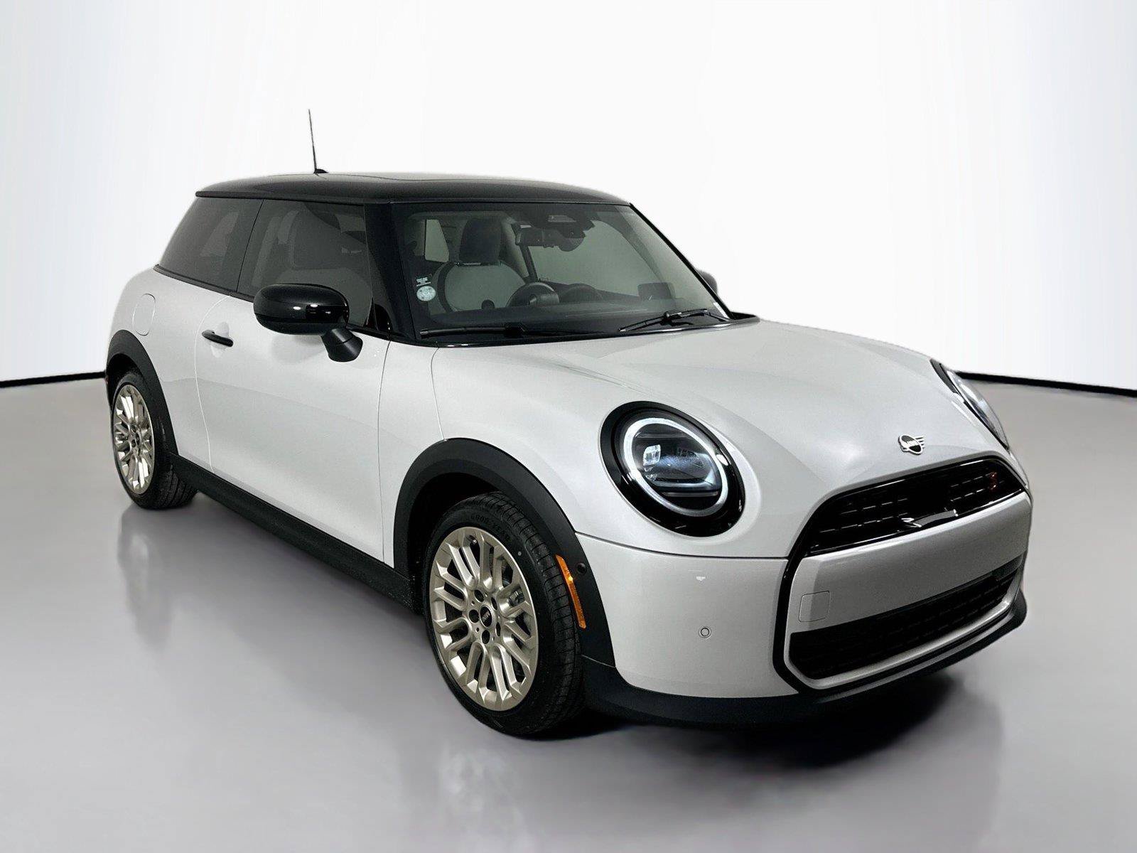Used 2025 MINI Cooper S FWD image 3