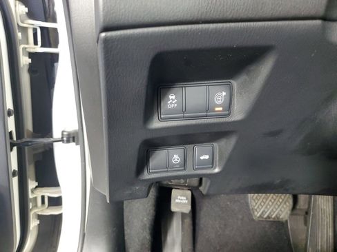 Used 2019 INFINITI Q70 Luxe w/ Proactive Package image 26