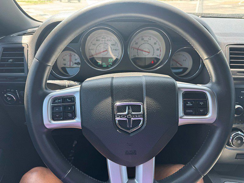 Used 2014 Dodge Challenger R/T RWD image 10