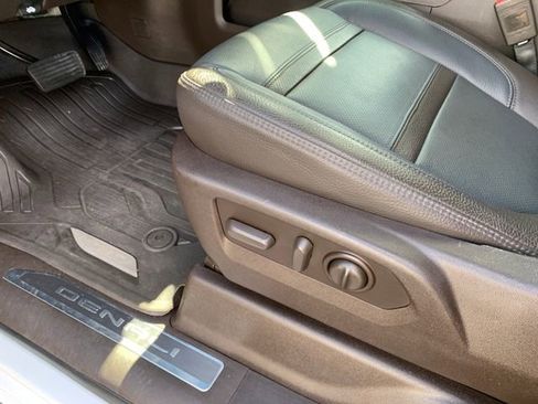 Used 2020 GMC Sierra 2500 Denali w/ Denali Ultimate Package image 21