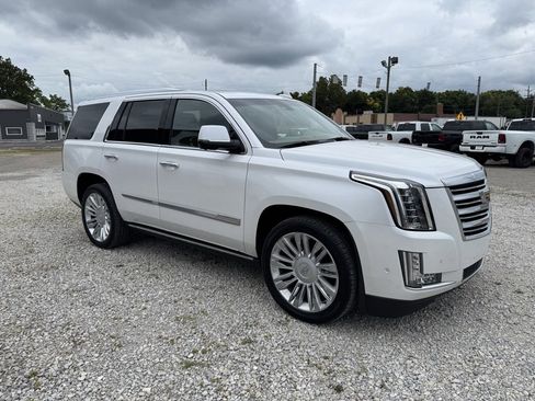Used 2018 Cadillac Escalade Platinum image 7