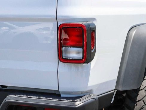 Used 2021 Jeep Gladiator Mojave AWD/4WD image 13