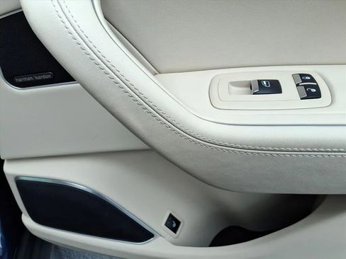 Used 2018 Maserati Levante GranLusso image 13