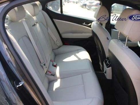 Used 2023 Genesis G70 2.0T RWD image 13