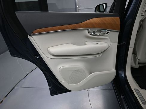 Used 2022 Volvo XC90 T8 Inscription Expression w/ Advanced Package AWD/4WD image 24