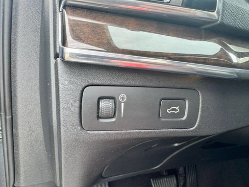 Used 2016 Volvo XC90 T6 Momentum w/ Momentum Plus Package image 30