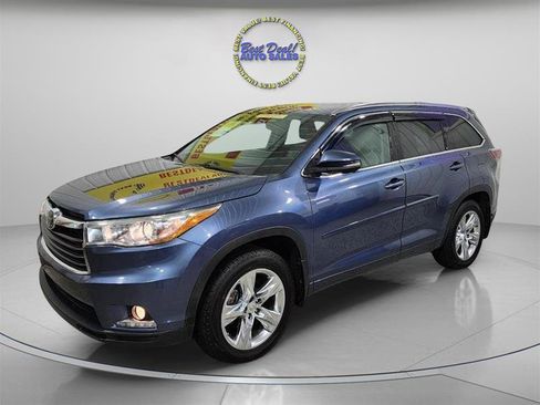 Used 2015 Toyota Highlander Limited w/ Driver Technology Package image 2