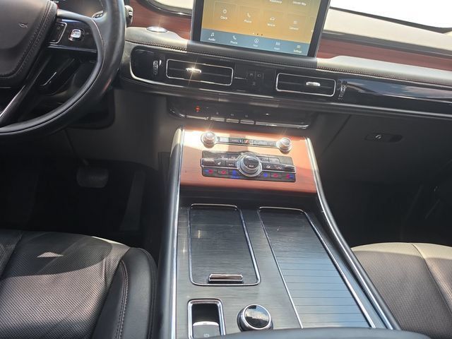 Used 2023 Lincoln Aviator Reserve w/ Equipment Group 201A AWD/4WD image 13