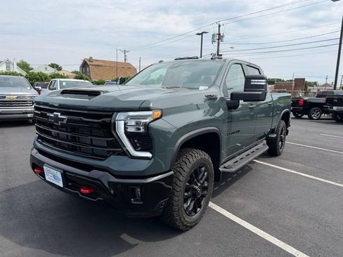 Used 2025 Chevrolet Silverado 2500 LT w/ Trail Boss Package AWD/4WD image 3