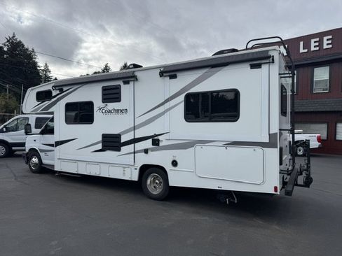 Used 2019 Chevrolet Express 4500 w/ RV Package RWD image 2