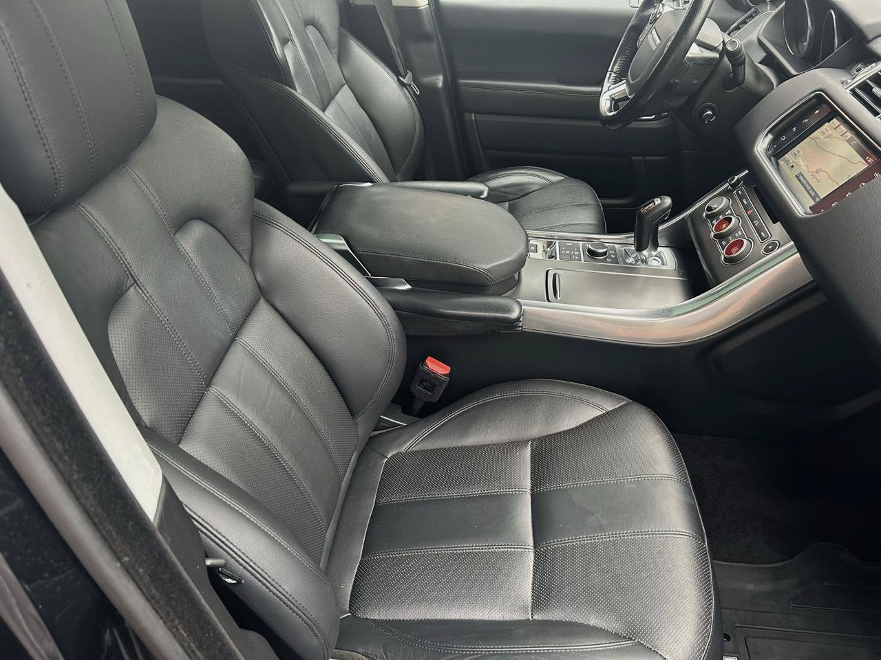 Used 2016 Land Rover Range Rover Sport SE AWD/4WD image 18