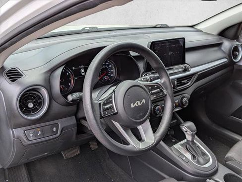 Used 2024 Kia Forte LXS w/ LXS Technology Package FWD image 9
