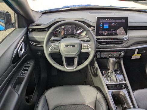 New 2026 Jeep Compass Latitude image 15