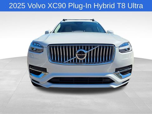 Used 2025 Volvo XC90 T8 Ultra w/ Protection Package image 9